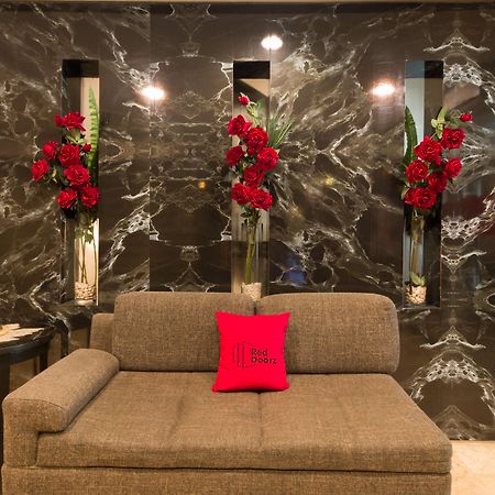 Reddoorz Premium Near Greenbelt Makati - Vaccinated Staff Макати Экстерьер фото