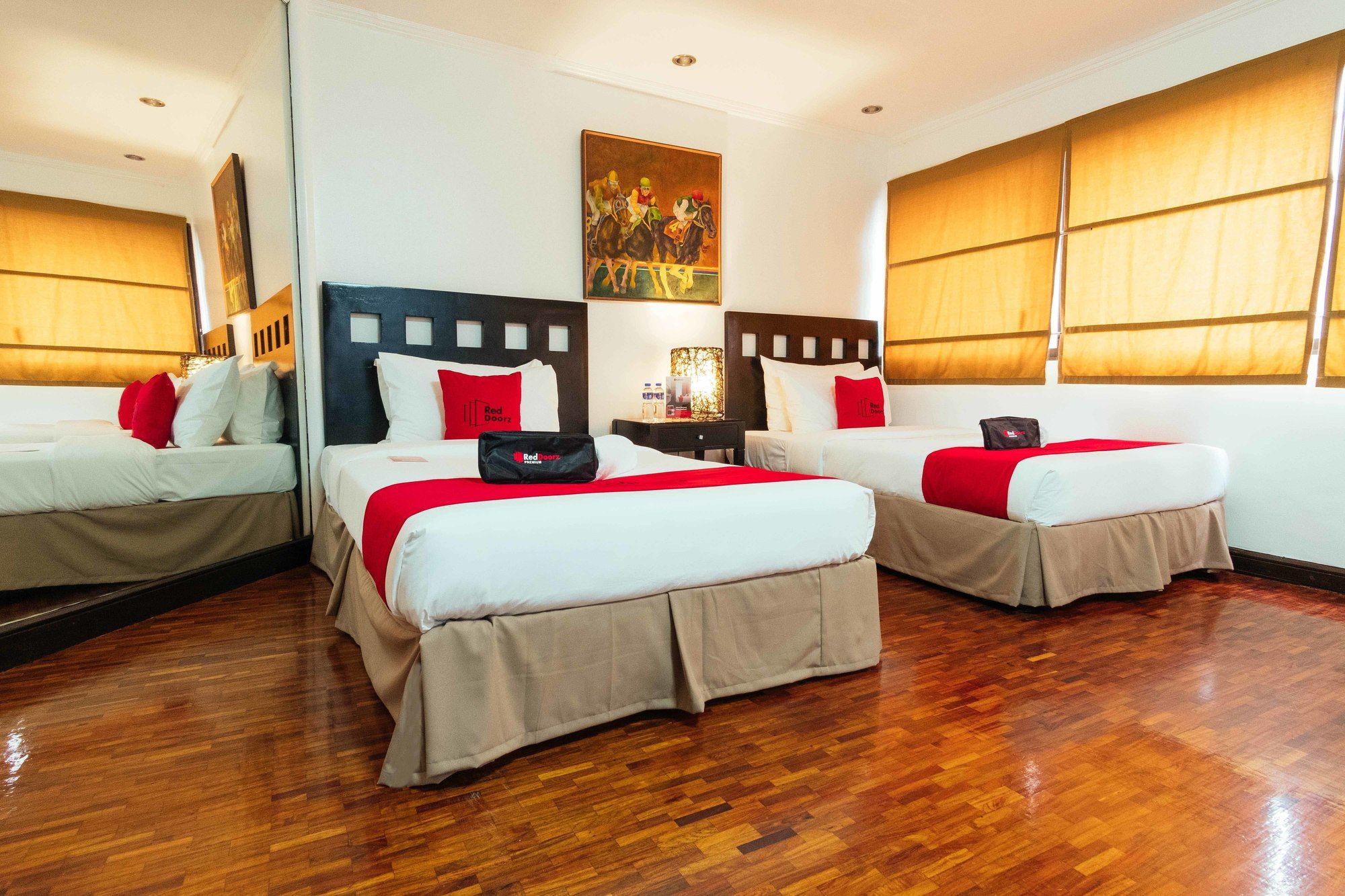Reddoorz Premium Near Greenbelt Makati - Vaccinated Staff Макати Экстерьер фото