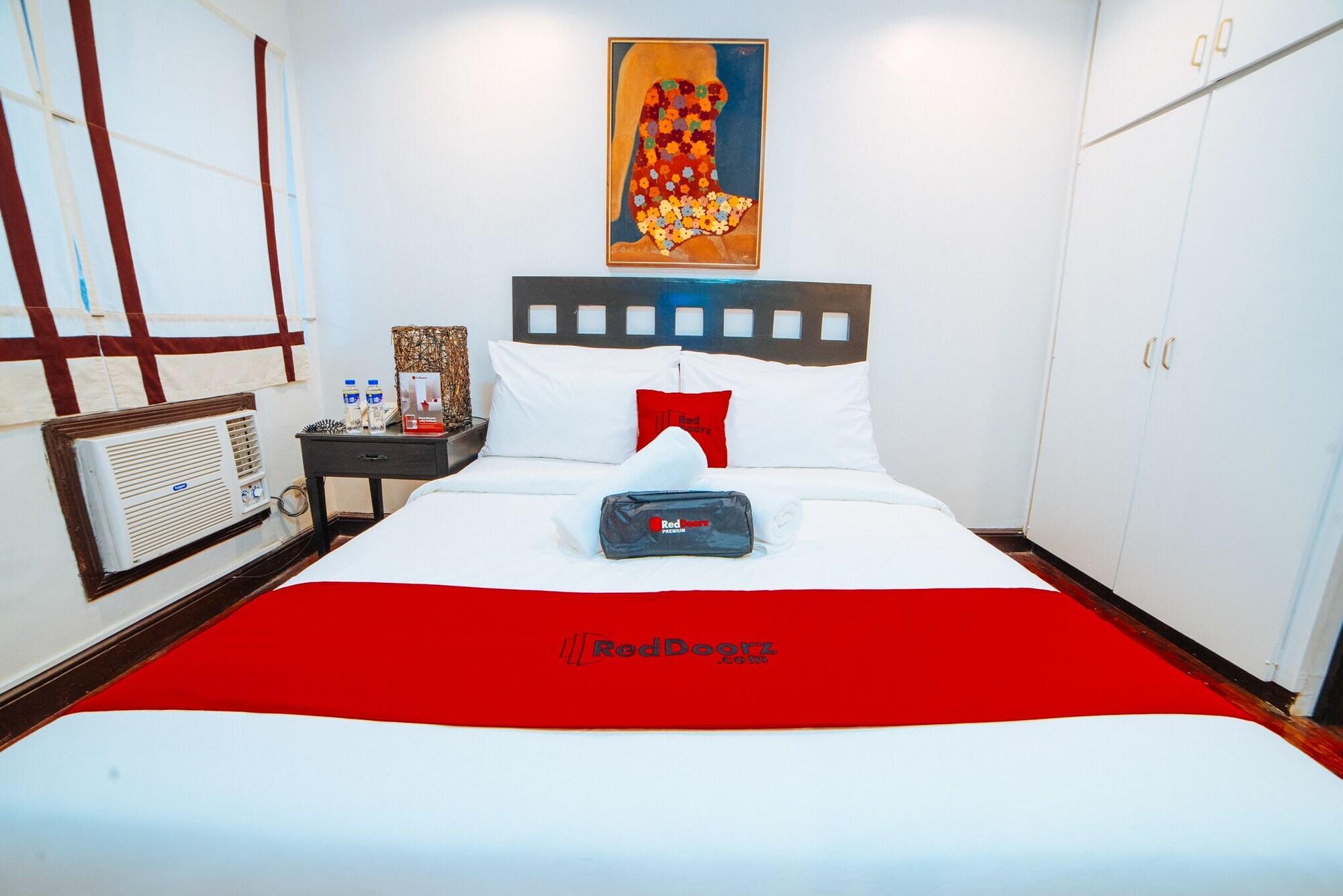 Reddoorz Premium Near Greenbelt Makati - Vaccinated Staff Макати Экстерьер фото