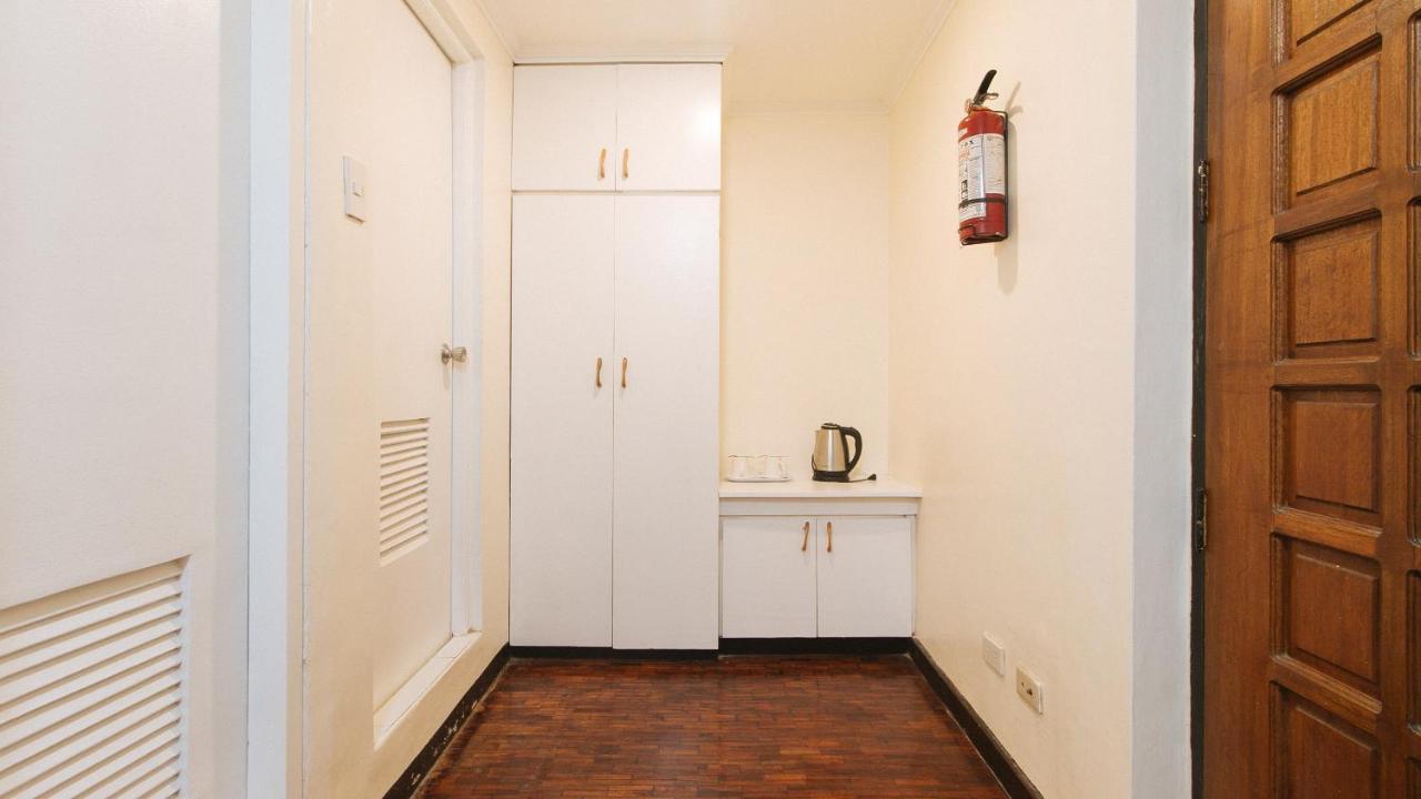 Reddoorz Premium Near Greenbelt Makati - Vaccinated Staff Макати Экстерьер фото