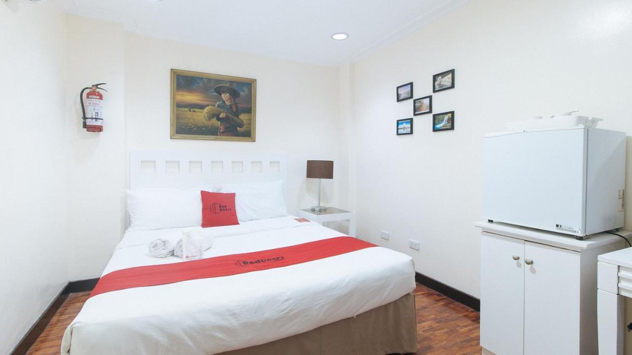 Reddoorz Premium Near Greenbelt Makati - Vaccinated Staff Макати Экстерьер фото