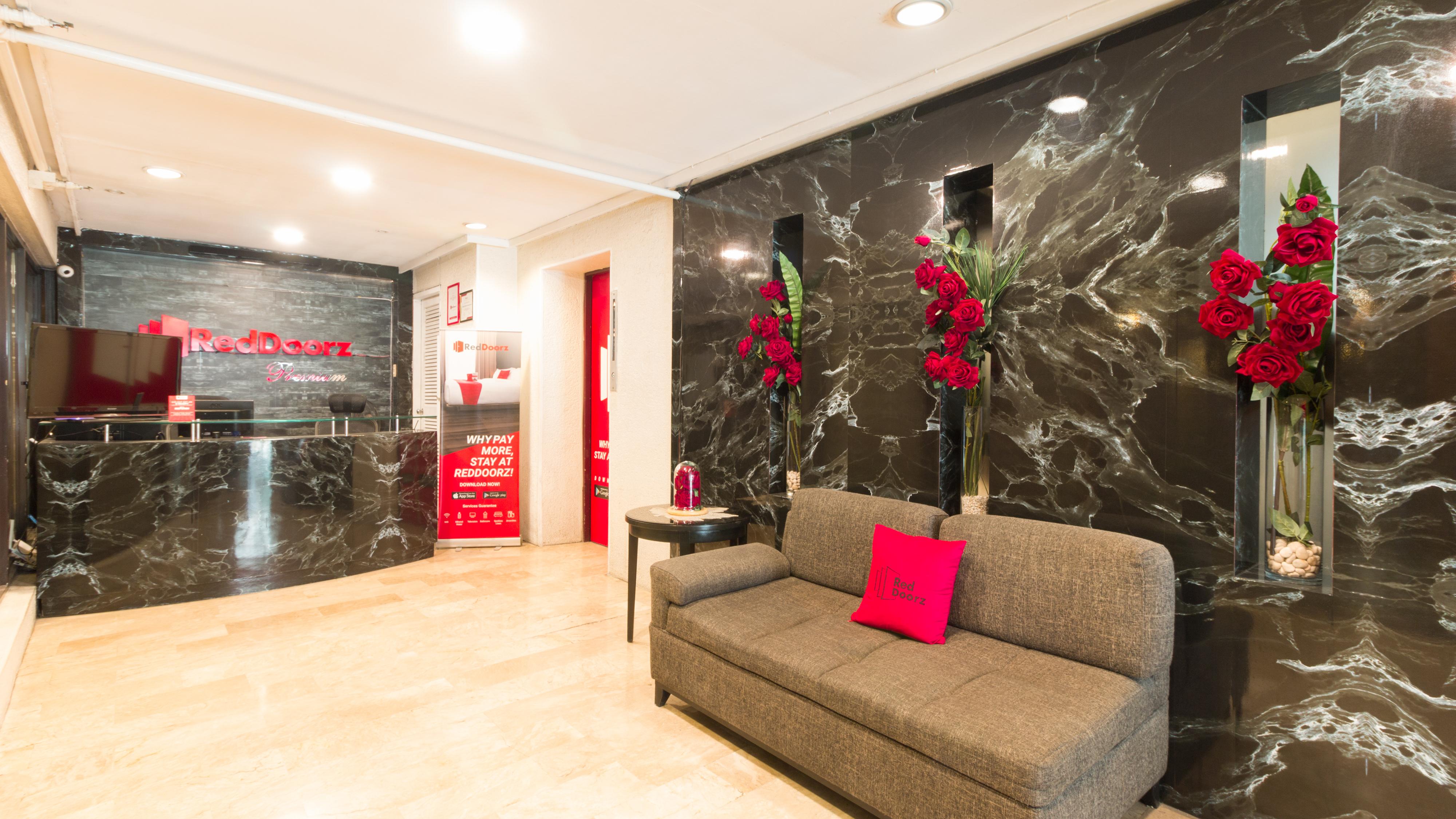 Reddoorz Premium Near Greenbelt Makati - Vaccinated Staff Макати Экстерьер фото