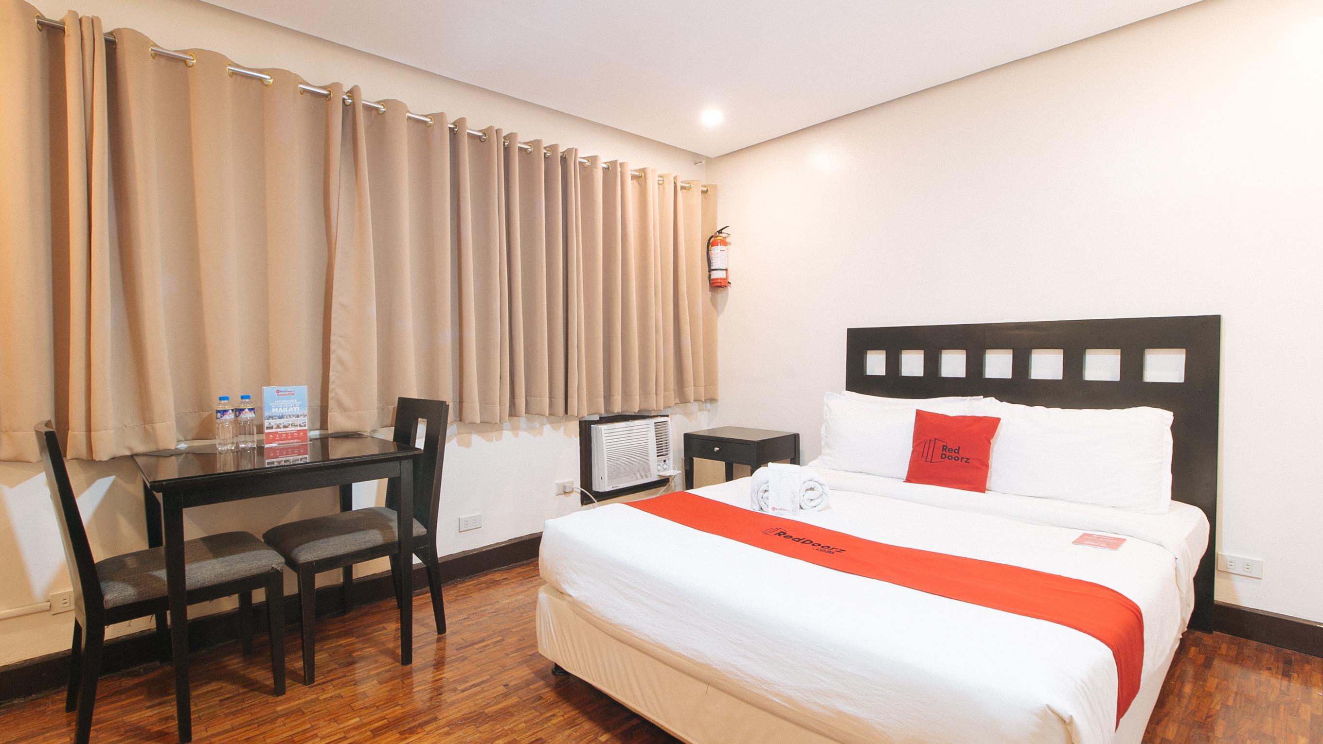 Reddoorz Premium Near Greenbelt Makati - Vaccinated Staff Макати Экстерьер фото