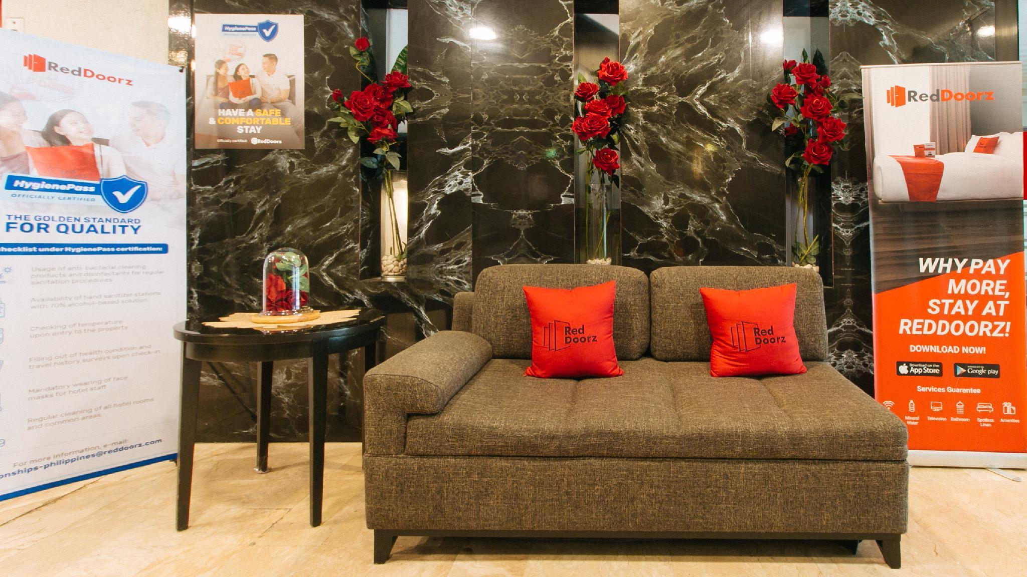 Reddoorz Premium Near Greenbelt Makati - Vaccinated Staff Макати Экстерьер фото