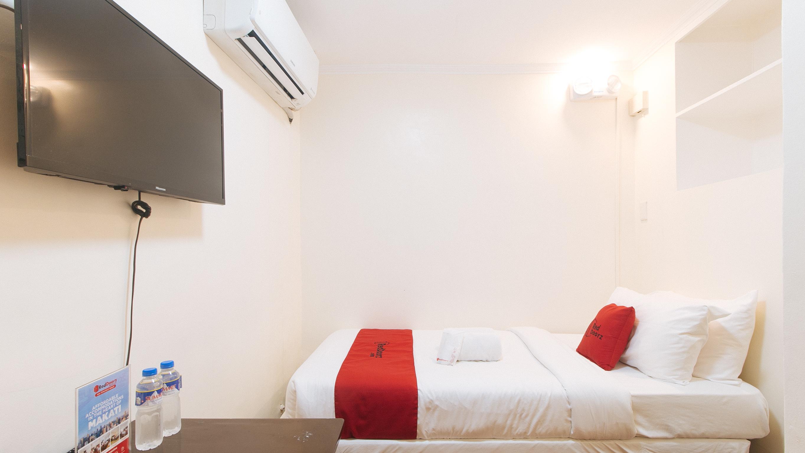 Reddoorz Premium Near Greenbelt Makati - Vaccinated Staff Макати Экстерьер фото